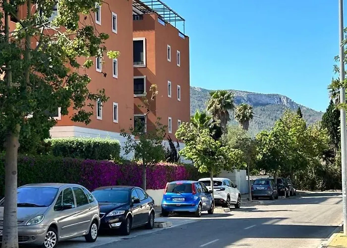 Jardines De 24 Апартаменти *